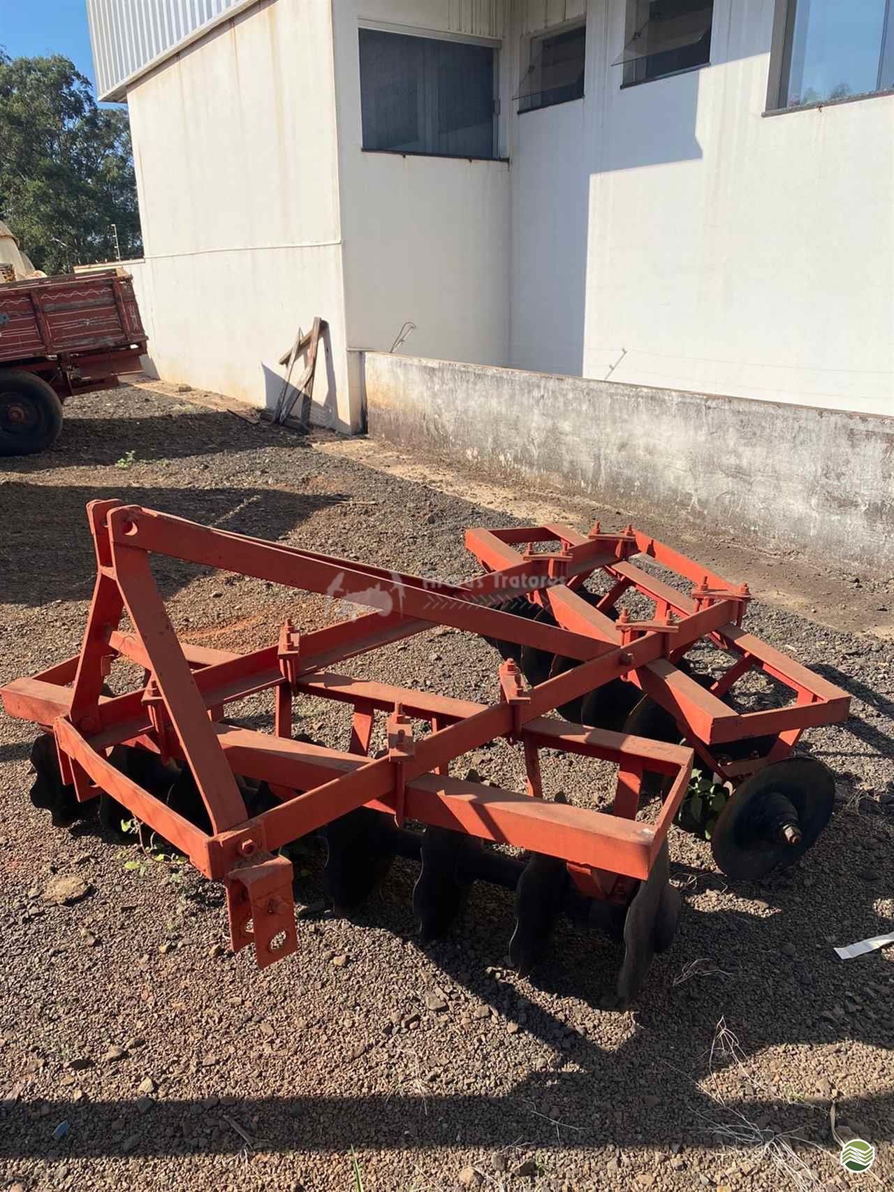 IMPLEMENTOS AGRICOLAS GRADE NIVELADORA GRADE HIDRÁULICA Araras Tratores ARARAS SÃO PAULO SP